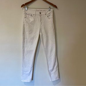 Levis high rise demi curve Jeans
